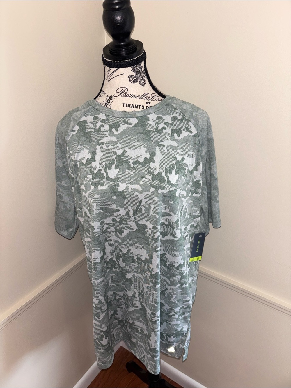 NWT Men's Short Sleeve Tek Gear Camo T-Shirt - Sage Green